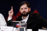 Boric dice que buscar a los detenidos desaparecidos en la dictadura es un "deber" del Estado
