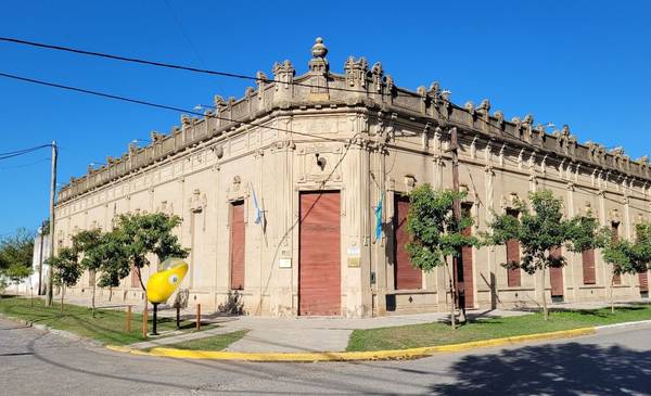 El encantador pueblo que aún conserva teléfonos públicos y es perfecto para una escapada