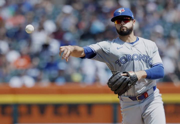 Isiah Kiner-Falefa returns to Blue Jays to provide infield depth