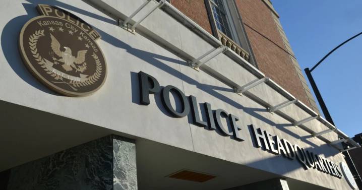 Kansas City, Kansas, Police officer killed after allegedly being struck by fleeing car