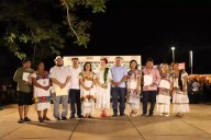 Yucatán honra al pueblo maya en Tixhualactún con una pasarela, jarana y artesanías