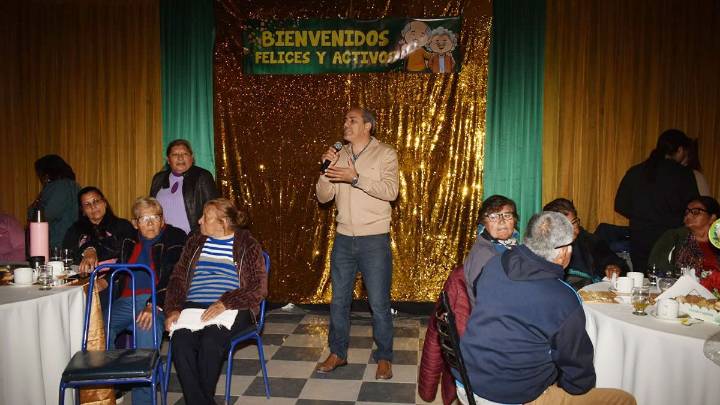 Adultos mayores de Colonia El Simbolar disfrutaron de una jornada "Felices y Activos"