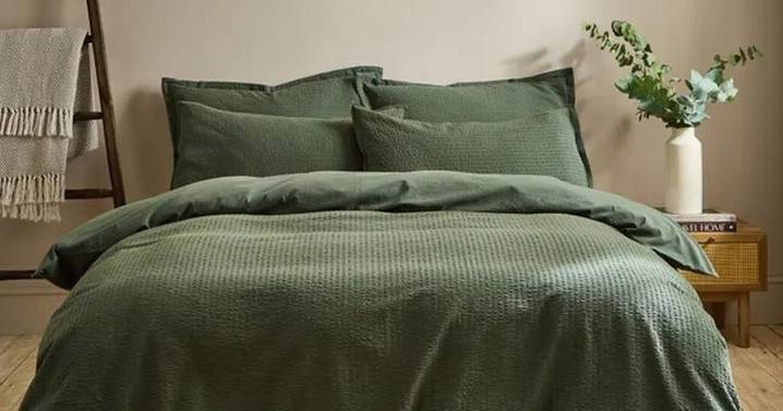 'Soft and warm' non-iron Dunelm bedding that is perfect for autumn gets 30% slash