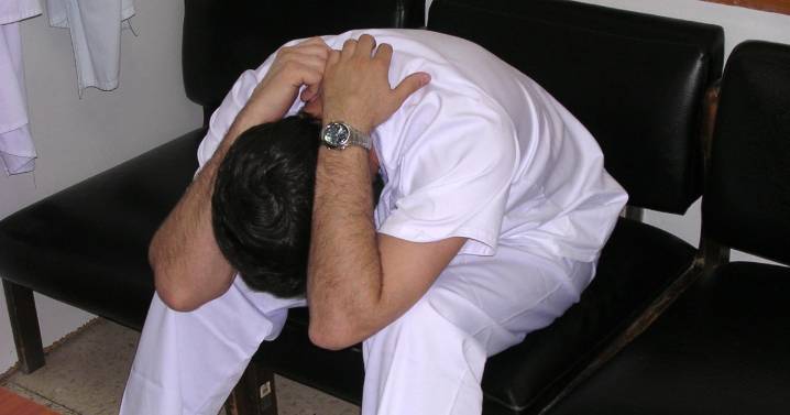 Volver de vacaciones y seguir quemado en el trabajo: ¿por qué el 'burnout' no desaparece?
