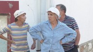 Vecinos de León se sienten abandonados y se niegan a irse de sus casas por el fuego: "El mundo rural importa una mierda"