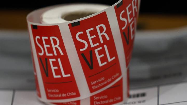 Voto obligatorio: Comisión despachó proyecto que fija multas y liberó a extranjeros
