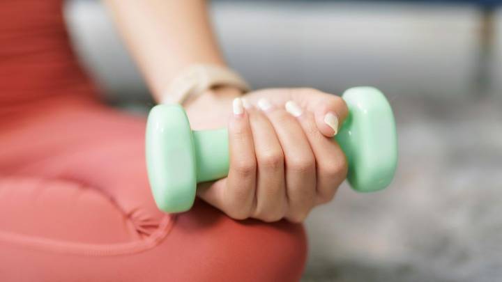 I’m a Personal Trainer — These 4 Exercises Can Strengthen Your Forearms and Eliminate Wrist Pain