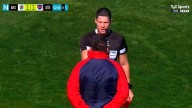 VIDEO: Pablo Martel fue expulsado y tuvo un fuerte cruce con el árbitro Ramírez