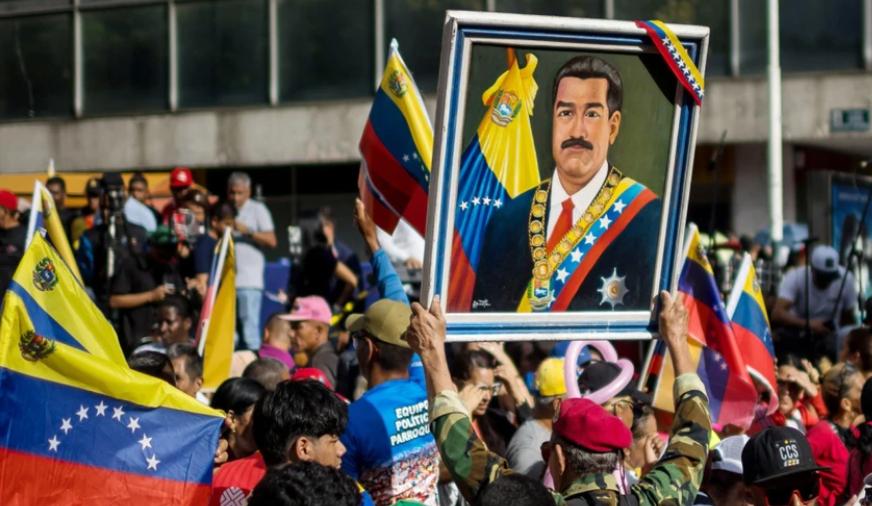 Dictador se raya y despliega ‘milicianos’