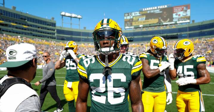 Packers re-sign cornerback