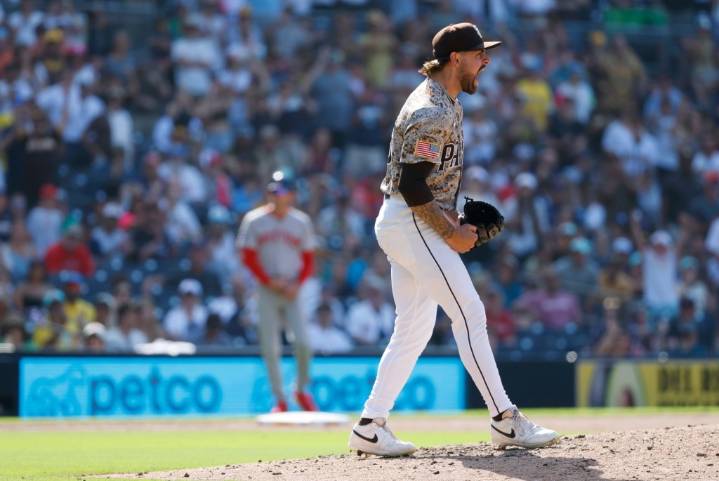 Tom Krasovic: Padres bullpen brings the heat in series