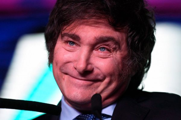 Javier Milei, cena y peli en Olivos con diputados: "¿La próxima es pijamada?"