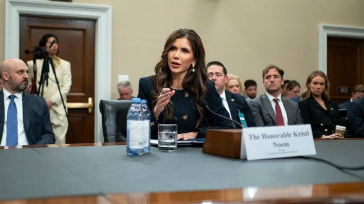 Noem: Trump wants border wall painted black so it is too hot to climb