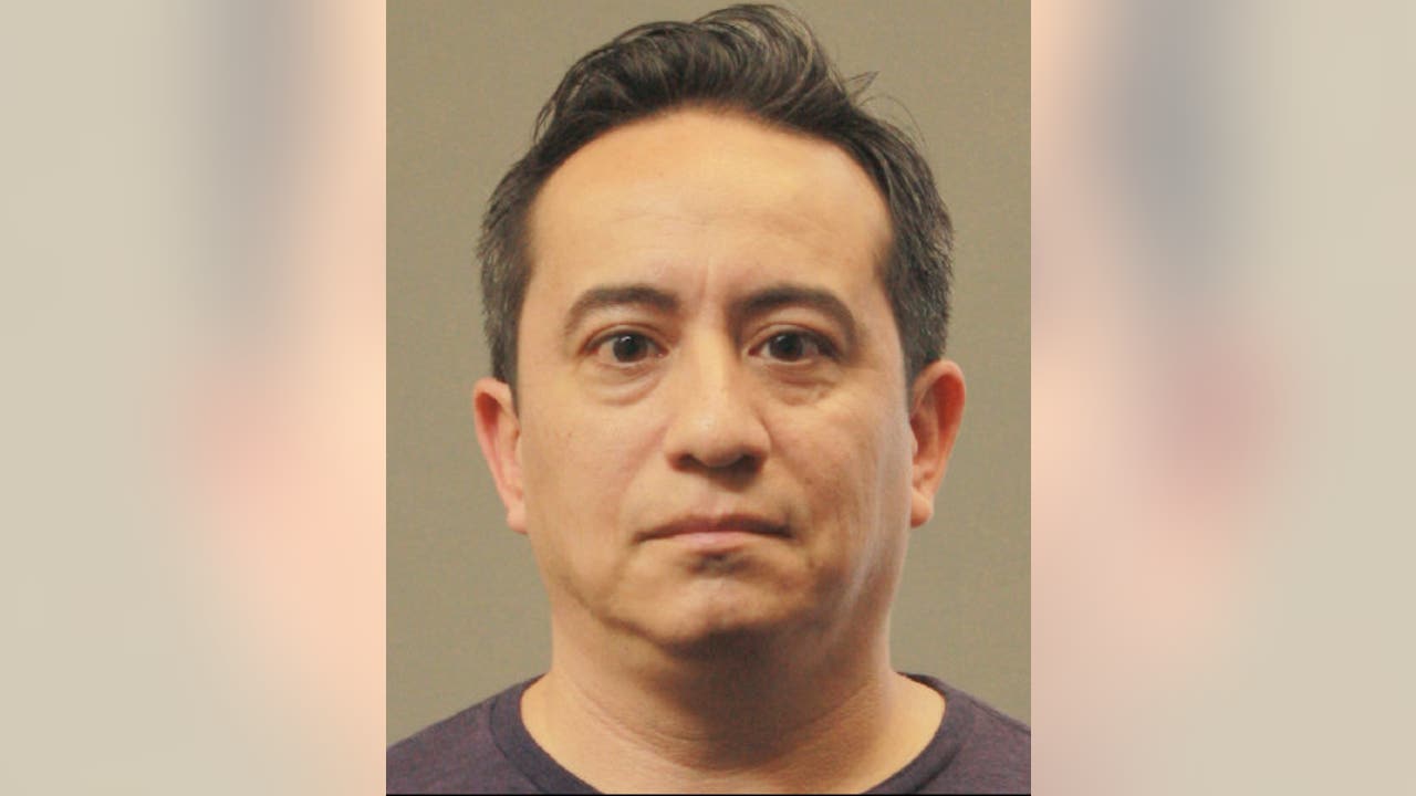 Houston chiropractor performing without license, charged with sexual assault