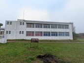 Dos jóvenes se filmaron destrozando un colegio en Chapadmalal y subieron el video a las redes sociales: “Los vecinos van a tener que pagar”