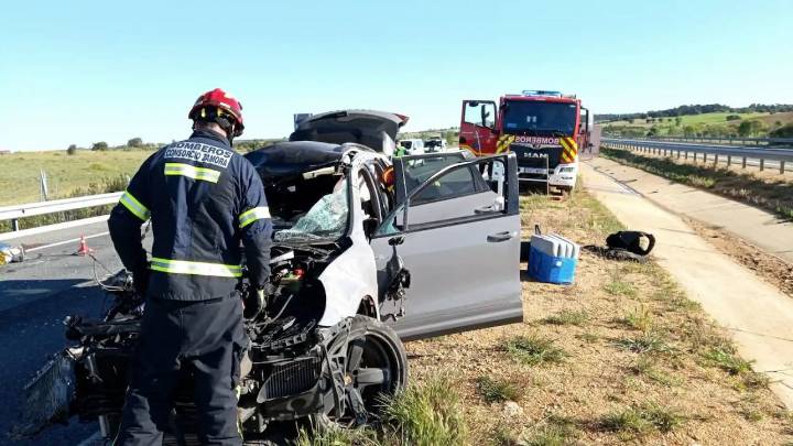 Muere una menor y otras dos jóvenes heridas tras salirse de la vía un turismo