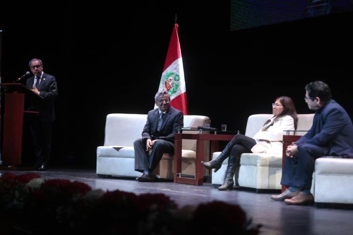 El Peruano 200 años: una mirada al futuro desde la experiencia de sus exdirectores