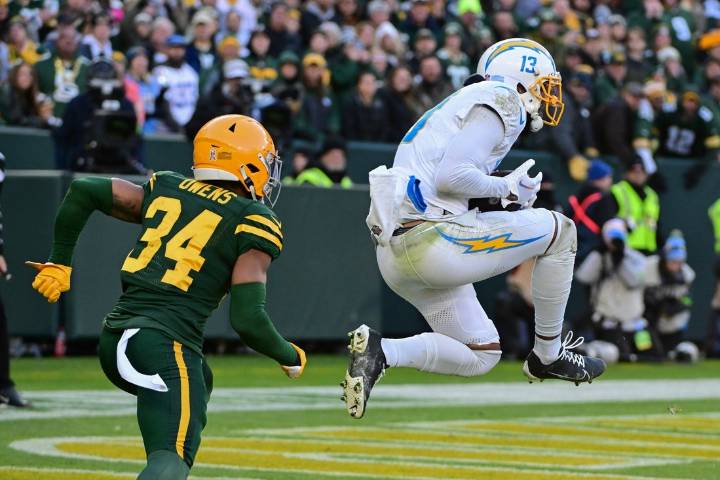 Deadspin | Keenan Allen reunites with Chargers on one-year deal