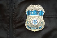 Mujer denuncia que ICE niega atención médica a su esposo detenido con asma 