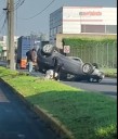 VEHÍCULO VOLCADO EN EL BOULEVARD AEROPUERTO, TOLUCA