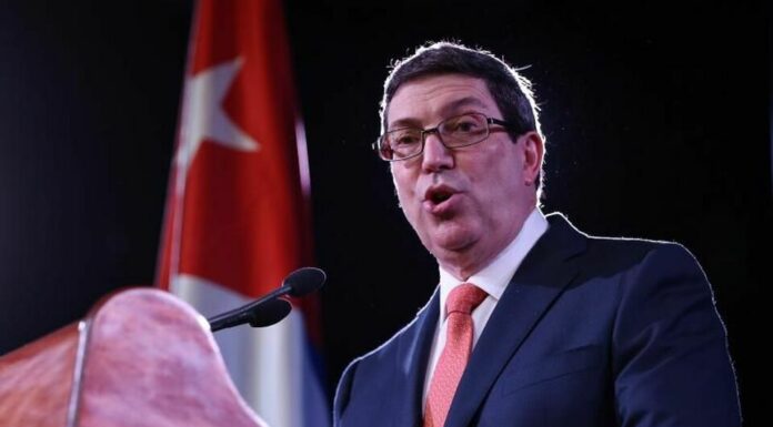 Cuba tilda de "grave peligro" el envío de más buques militares de EE.UU. al mar Caribe