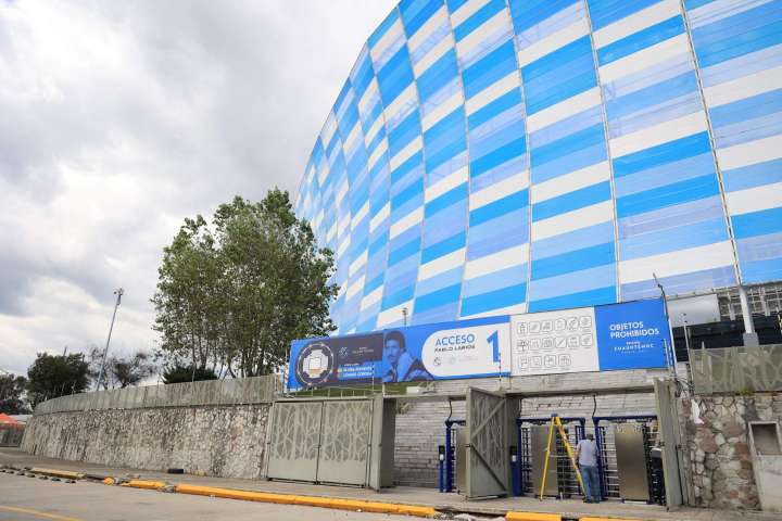 “Lo vemos”, prometió Sheinbaum ante versión de que Ricardo Salinas usa prestanombres para usar al Club Puebla