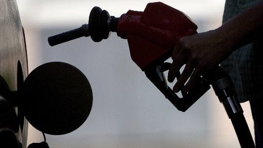 Gas prices in Michigan rise even as oil prices drop