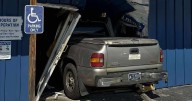 Car crashes into restaurant in Soddy Daisy, narrowly missing family