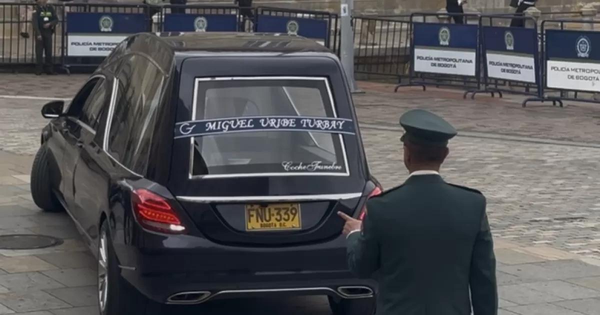 Bogotá despide a Miguel Uribe y recuerda también la memoria de Jaime Garzón