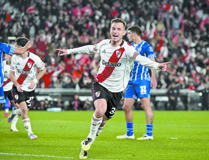 River le ganó a Godoy Cruz y es puntero del Grupo B