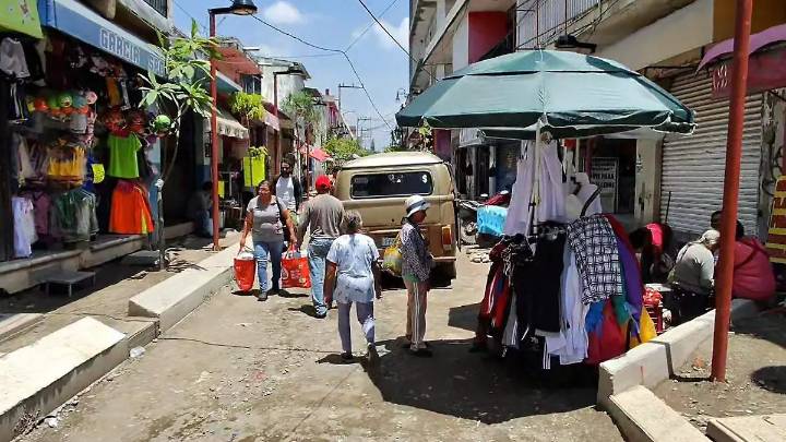 Ampliación de banquetas no aumentará ambulantaje en centro histórico