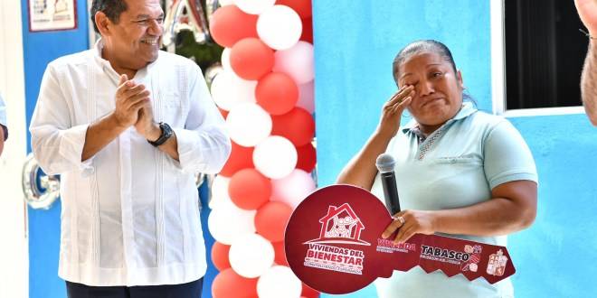 Gobierno del Pueblo sí cumple su palabra, destaca madre de familia al recibir su nueva casa: entrega Javier May 21 viviendas rurales en Paraíso y 20 más en Cunduacán