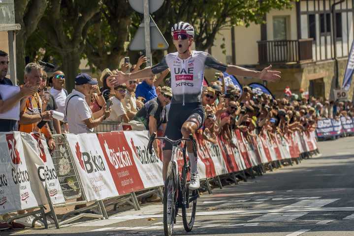 Isaac Del Toro se convierte en el primer mexicano en ganar el Circuito de...