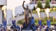 Patriots unveil 17-foot Tom Brady statue before preseason game
