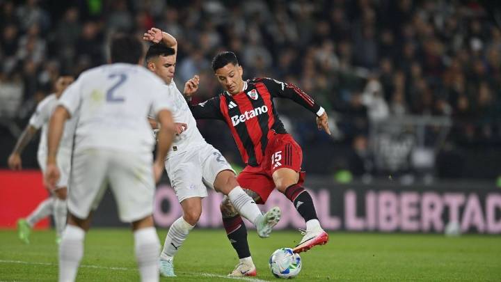 River mostró dos caras y mereció más, pero igualó 0 a 0 ante Libertad de Paraguay
