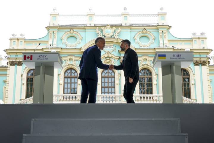 Ukrainian Canadians mark solemn Independence Day, appreciate Carney for Kyiv visit