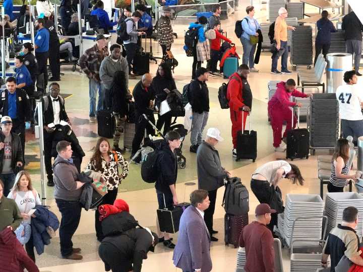EPP: el nuevo sistema de control y seguridad de la CBP para “evaluar” a pasajeros en el aeropuerto de Dallas, Texas