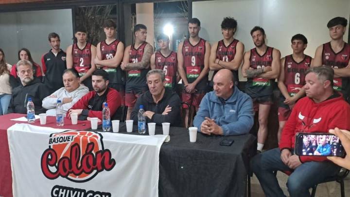 Deportivo Colón presentó al técnico y al equipo del Pre Federal