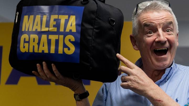 Denuncia contra Ryanair por obstaculizar el check-in online a los pasajeros que eligen volar con el equipaje de cabina gratuito
