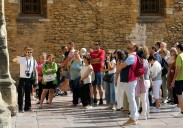 Más de la mitad de los turistas de Oviedo duermen en viviendas vacacionales, casas de amigos o albergues