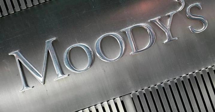 Revisa Moody’s a la alza calificaciones de Pemex