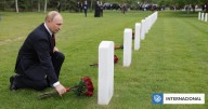 FOTOS | Putin dejó ofrendas florales en cementerio de Alaska donde yacen restos de pilotos soviéticos