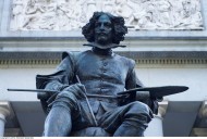 El Ayuntamiento de Madrid restaura el monumento a Velázquez en el paseo del Prado para preservar su valor histórico