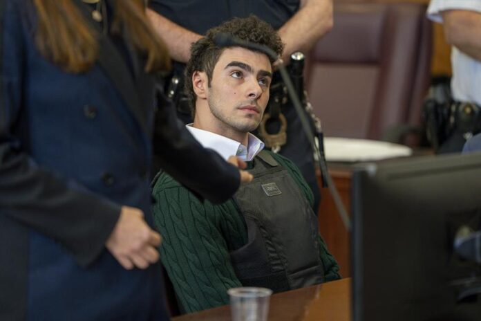 Luigi Mangione podría haber inspirado al asesino de la sede de la NFL, según la Fiscalía
