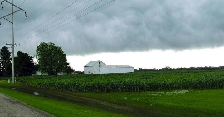 Thunderstorms with heavy rain possible in Illinois Valley this weekend