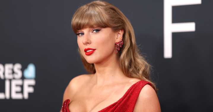 Taylor Swift's Ralph Lauren Engagement Dress