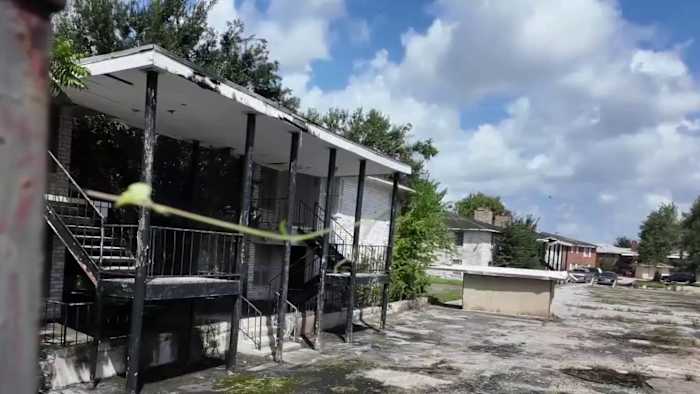 ONLY ON 2: Houston families paying rent, HOA fees say southeast condos are crumbling around them