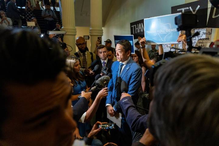 Demócratas de Texas regresan al estado y dejan abierto camino a republicanos para nuevos mapas del Congreso