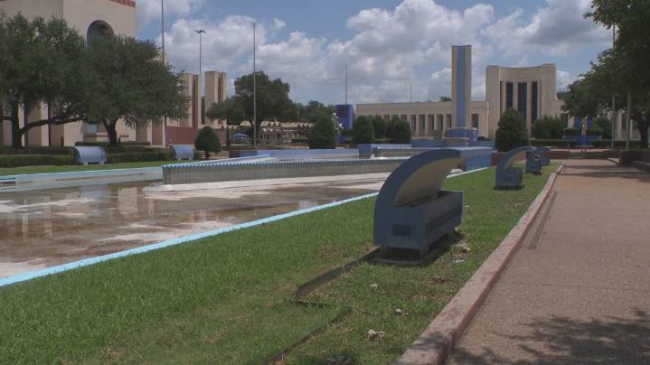 Dallas considering closing two community pools