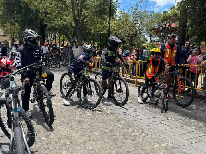 JÓVENES ruedan por la paz y contra las adicciones en todo México